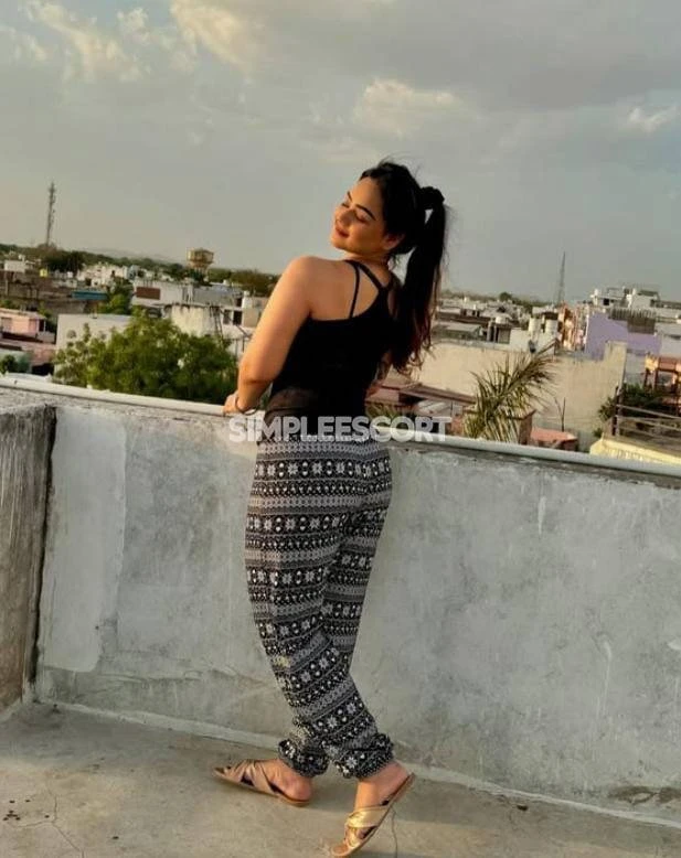 Divya – escort in Ahmedabad — 2 / 3