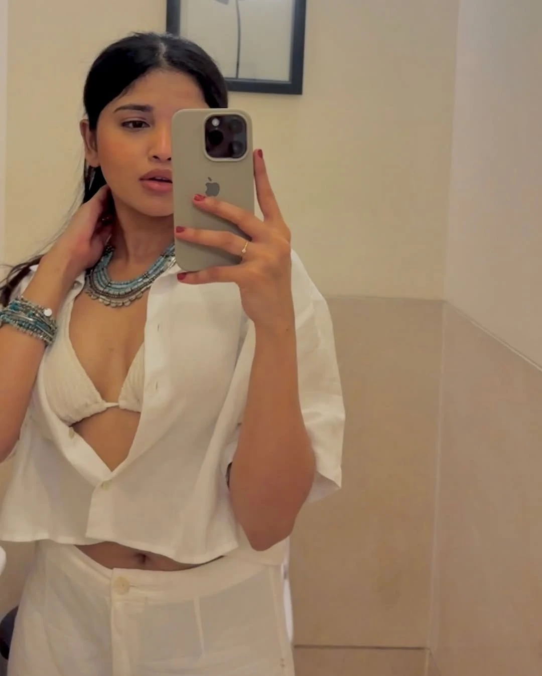 Teena Patel – Indian escort in Candolim, Goa — 3 / 4