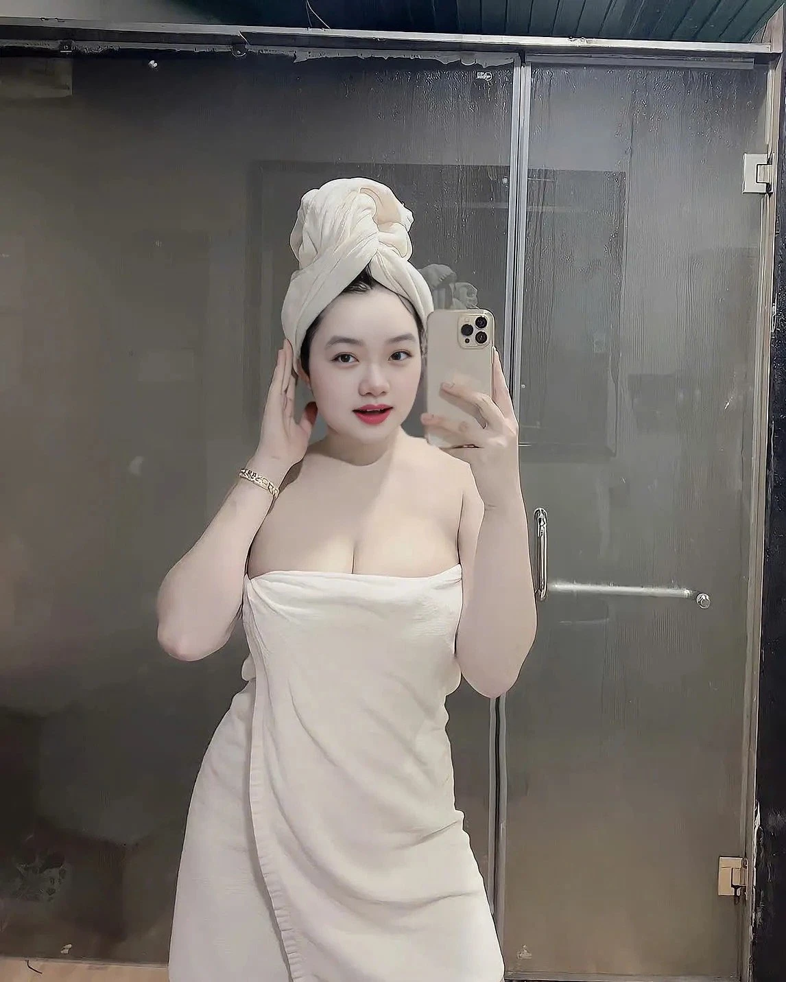 Elili(independent girl) – Vietnamese escort in Bangalore — 2 / 4
