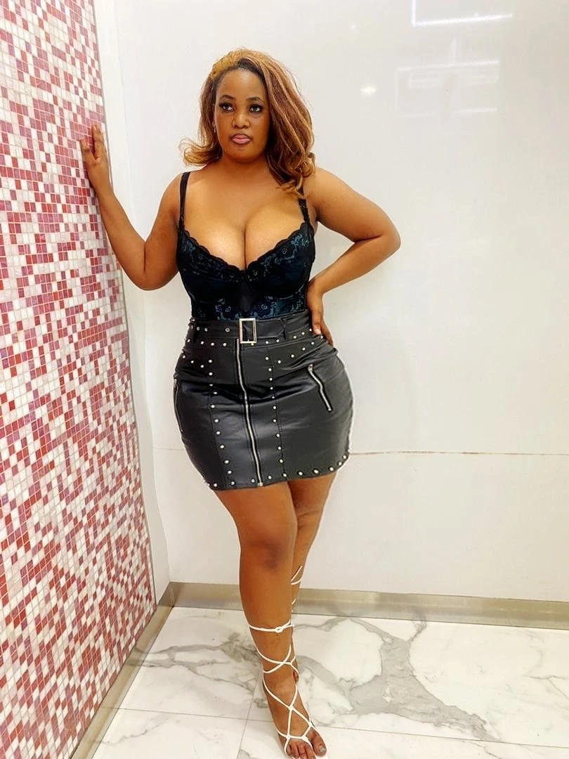 Monica (Velachery Chennai) – Rwandan escort in Chennai — 4 / 5