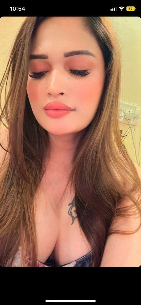 Manisha Here for Video Call – Indian escort in Bangalore — 7 / 15