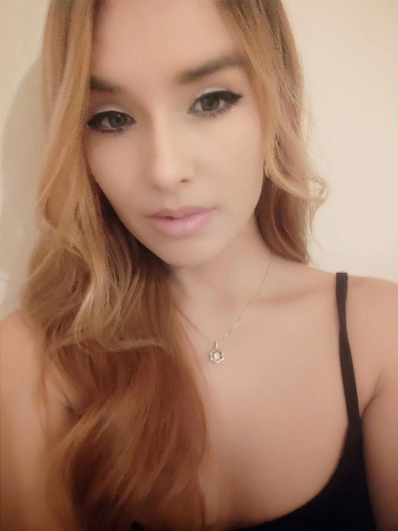Celin – Slovenian escort in Hong Kong — 8 / 9