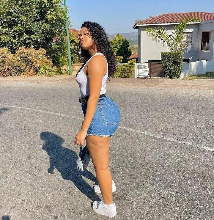 Shirat – South African escort in Chandigarh — 2 / 4