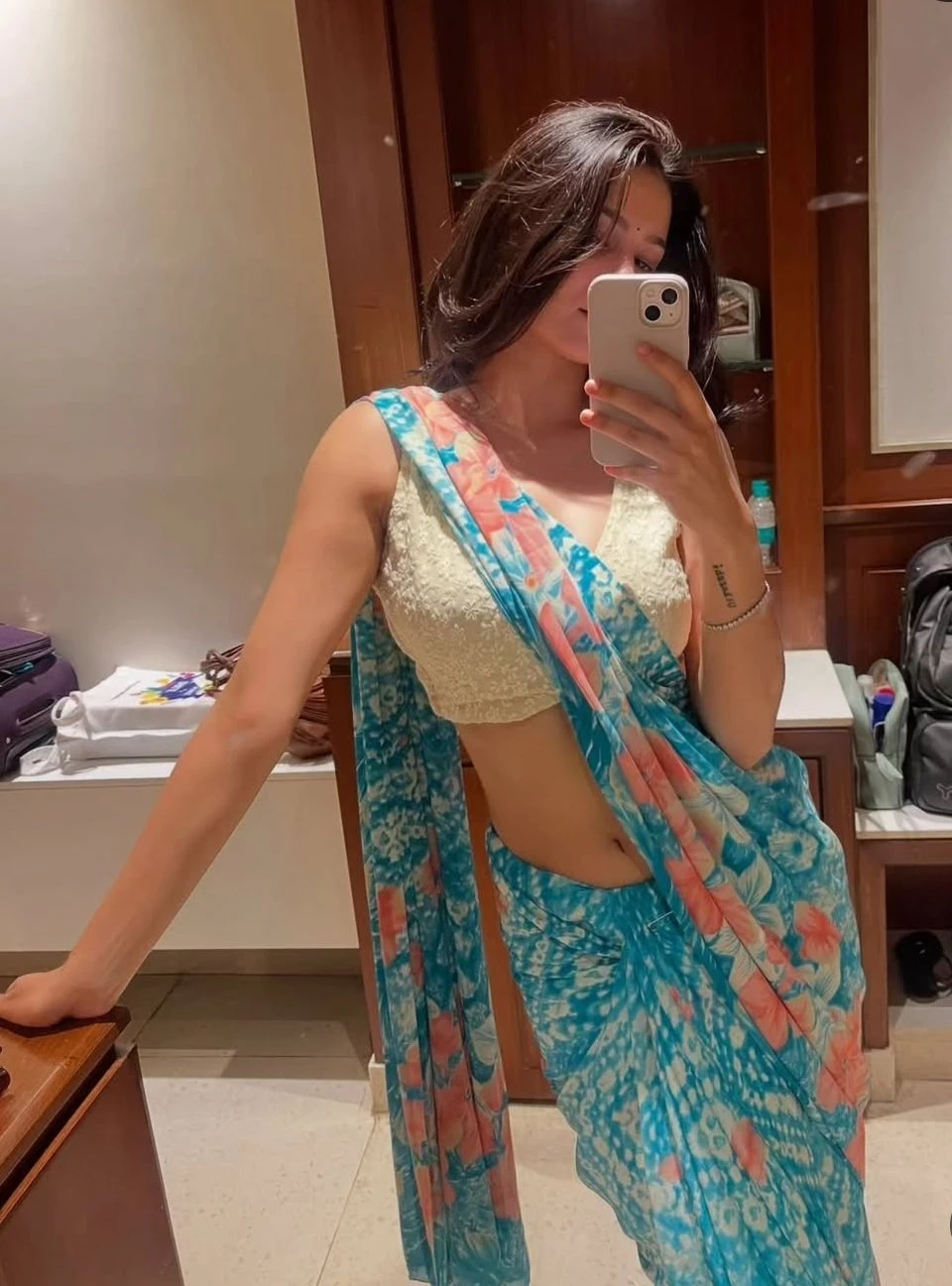 Independent girl Cam Show/real Meet – Indian escort in Gurgaon — 2 / 5
