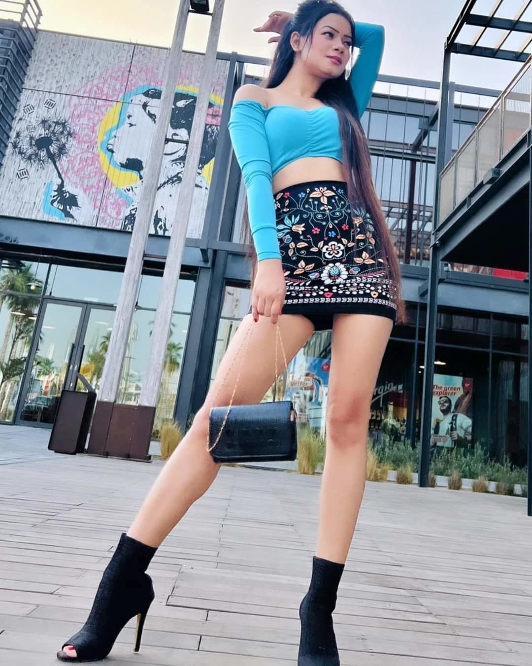 Daisy Ready for Real Meet Up Cam Show – Indian escort in Bangalore — 2 / 5