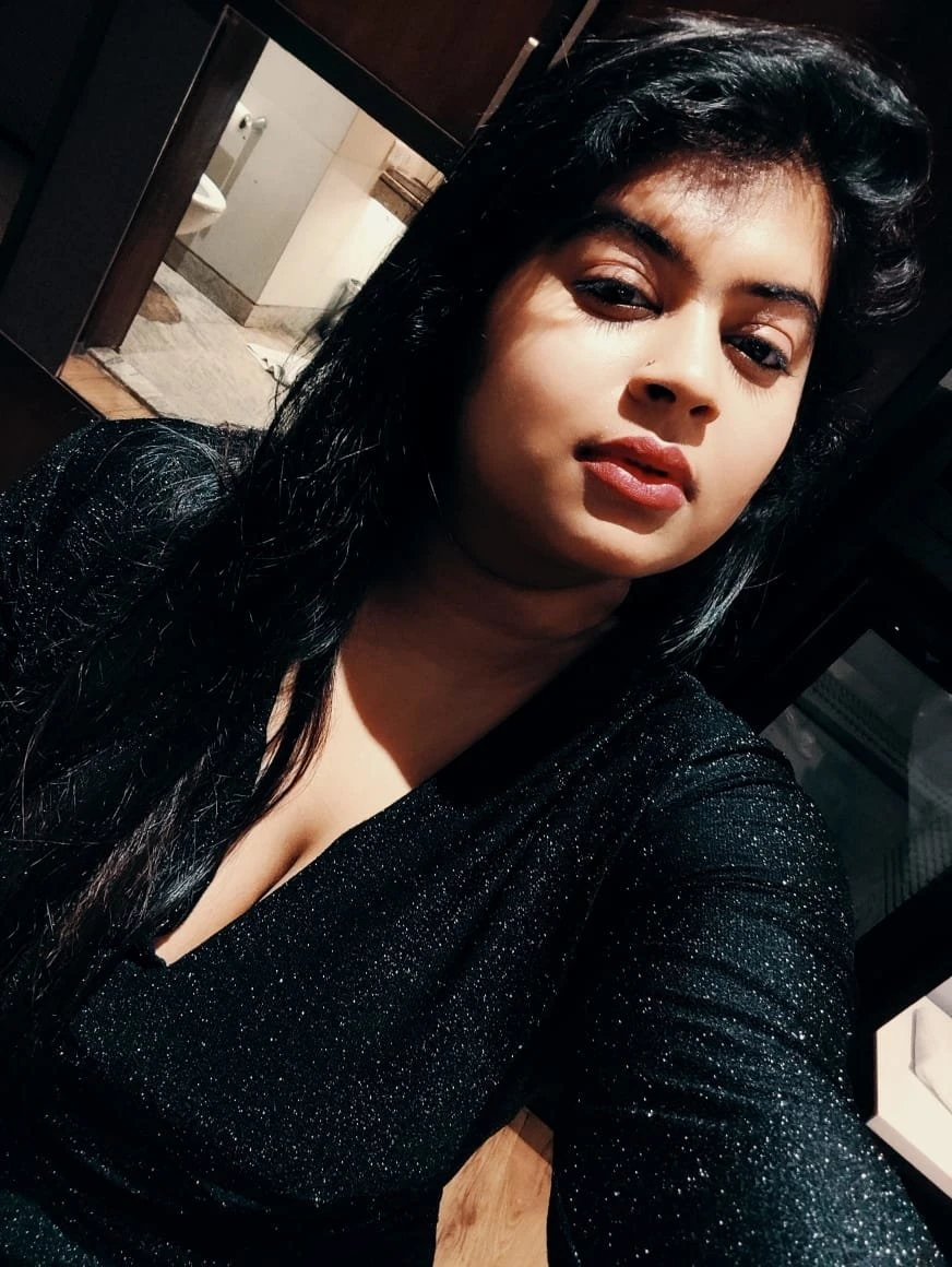 Riya Sharma – Indian escort in Bangalore — 3 / 5
