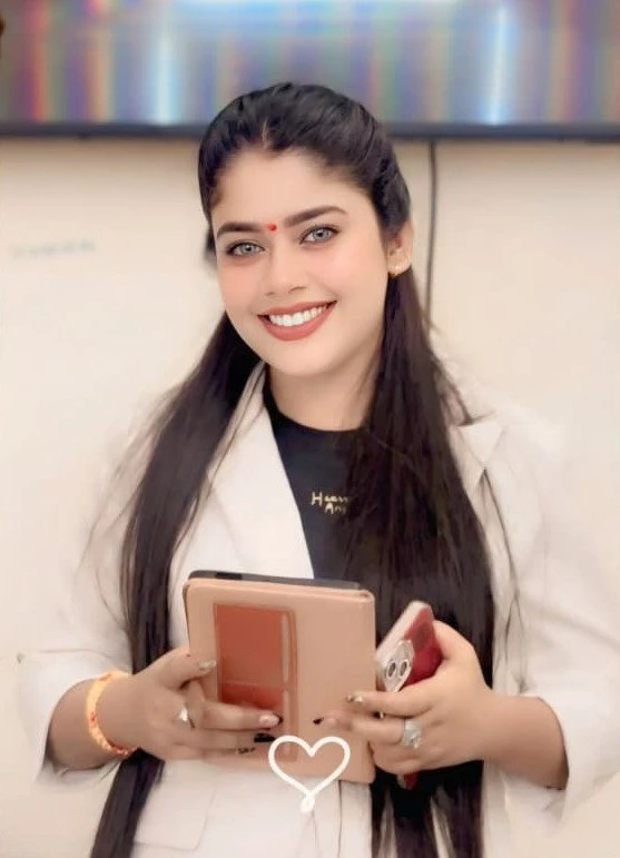 Aysha Angle – Indian escort in Ahmedabad — 8 / 13