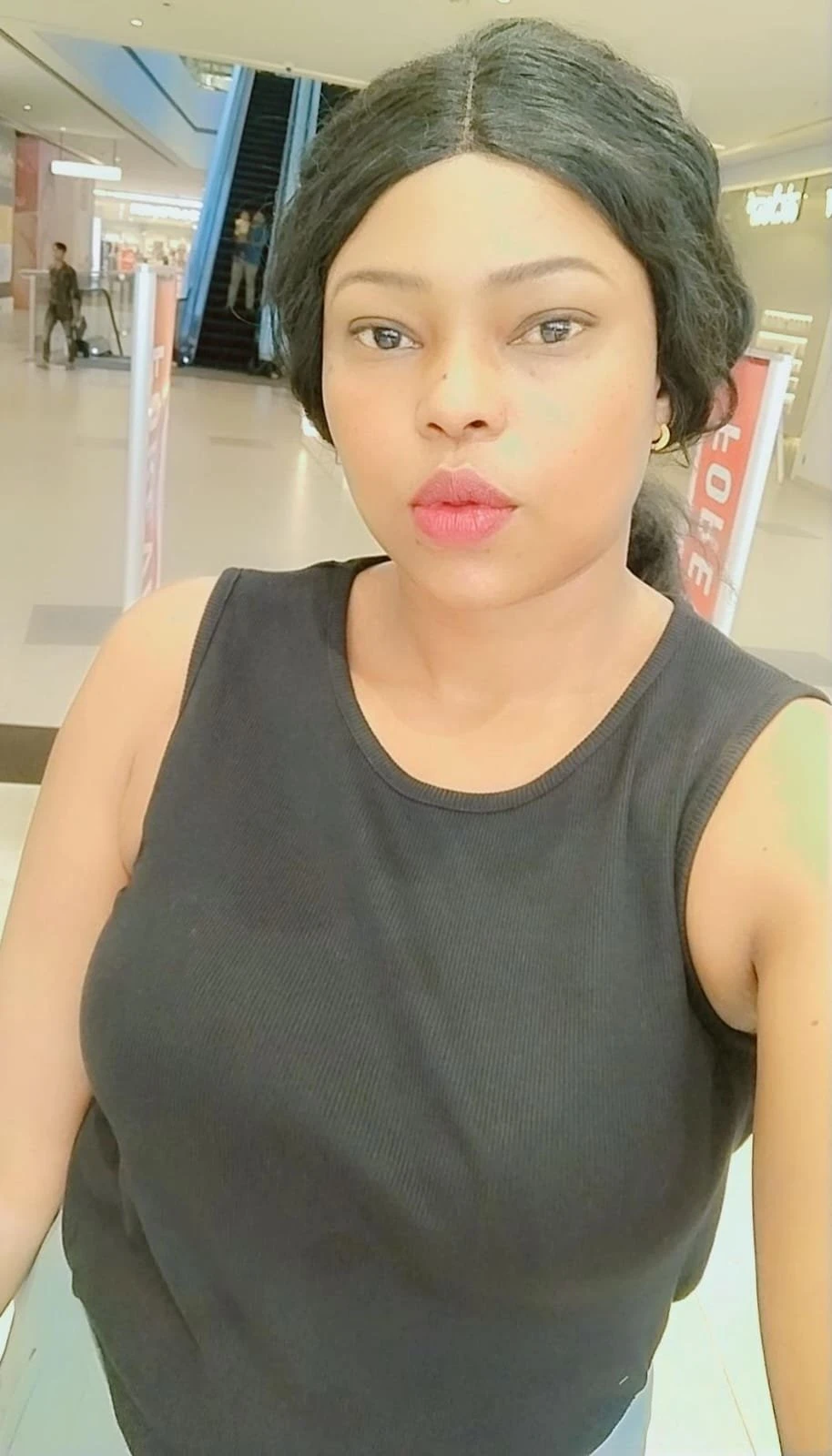 Sinyorita – South African escort in Bangalore — 2 / 4