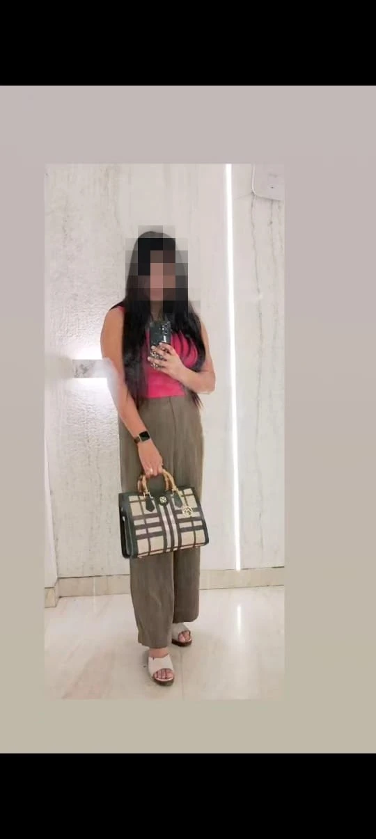 Meet Real Independent Air Hostess Girl – Indian escort agency in Gurgaon — 2 / 6