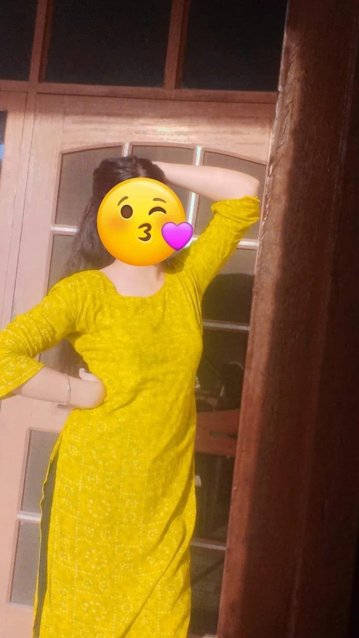 CAM SHOW & SEX CHAT 🤍5 – Indian escort in Hyderabad — 4 / 5