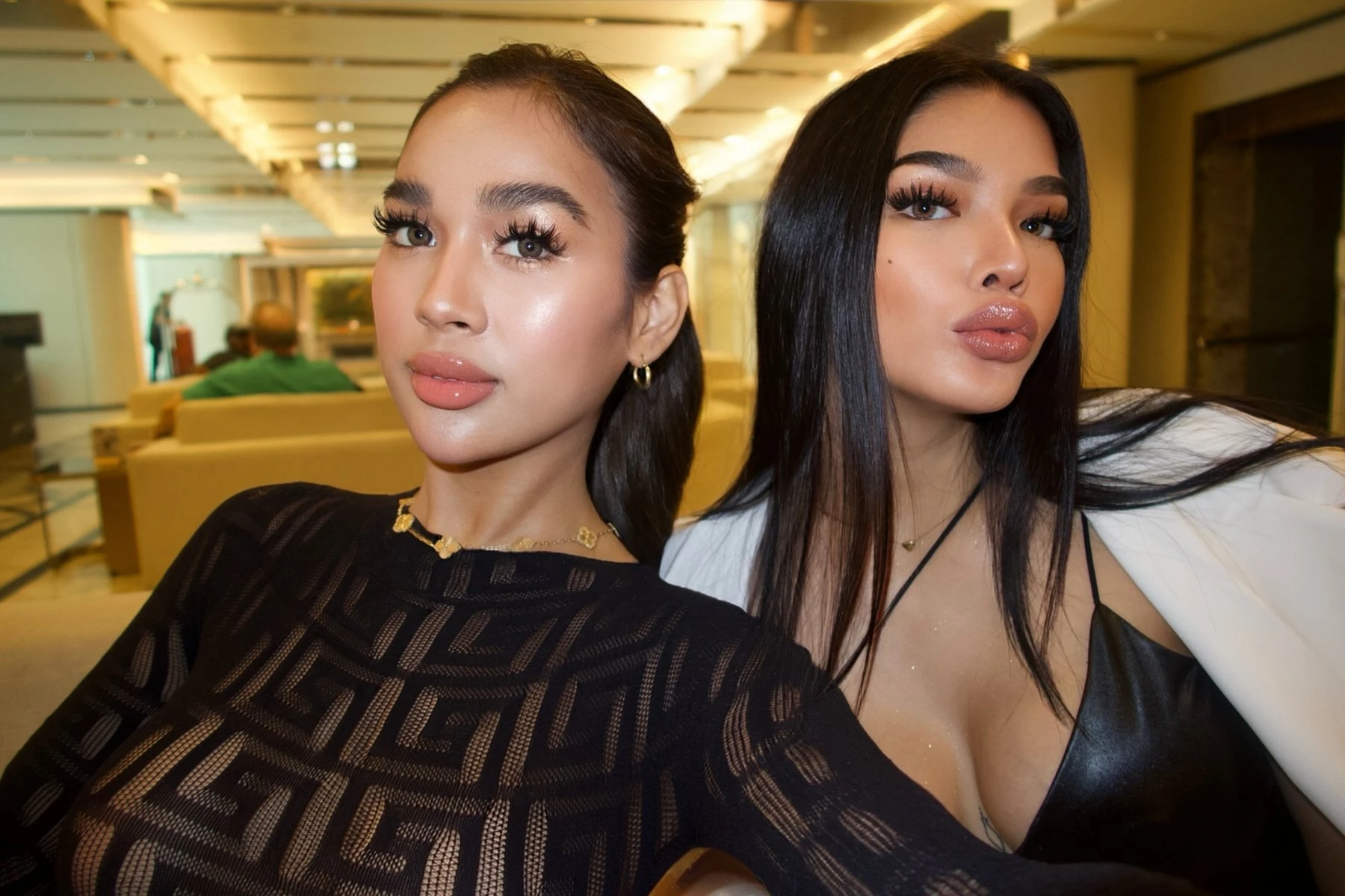 TWO IS ALWAYS BETTER THAN ONE – Greek escort in Hong Kong — 10 / 16