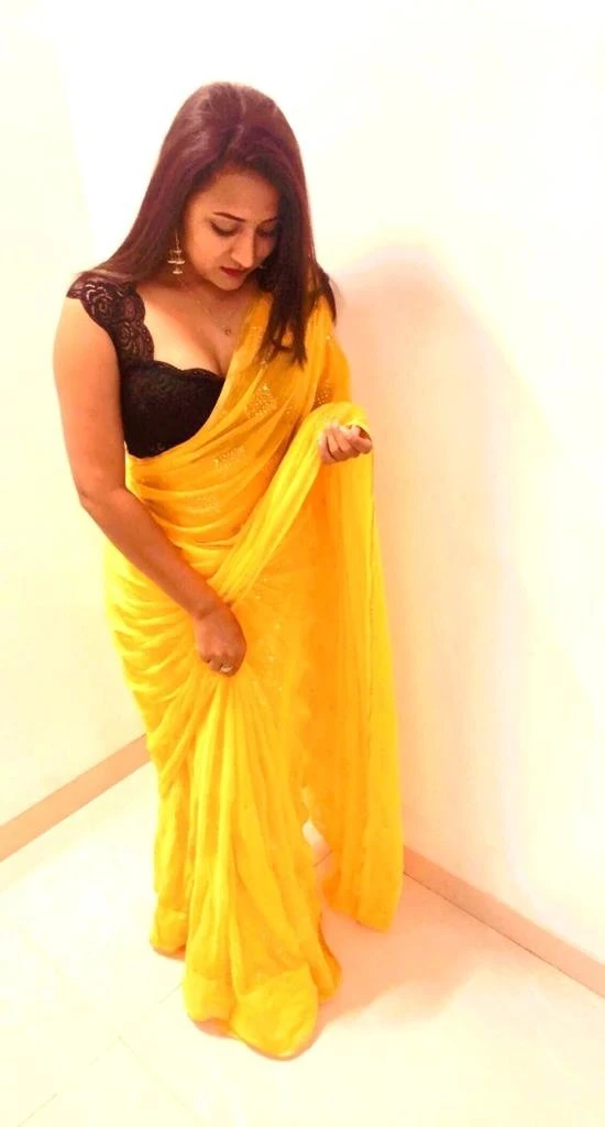 Riya Indian Cam Girl – Indian escort in Bangalore — 4 / 9