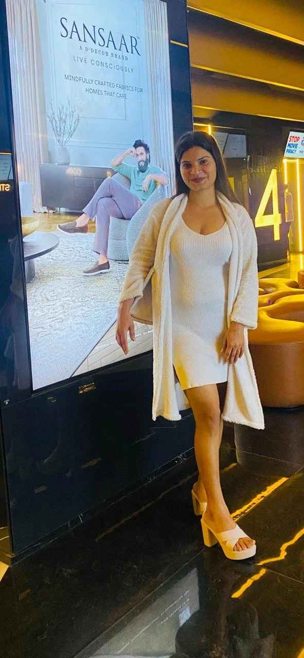 𝐒𝐨𝐧𝐢𝐲𝐚 𝐂𝐀𝐌 & 𝐌𝐄𝐄𝐓 – Indian escort in Bangalore — 8 / 10