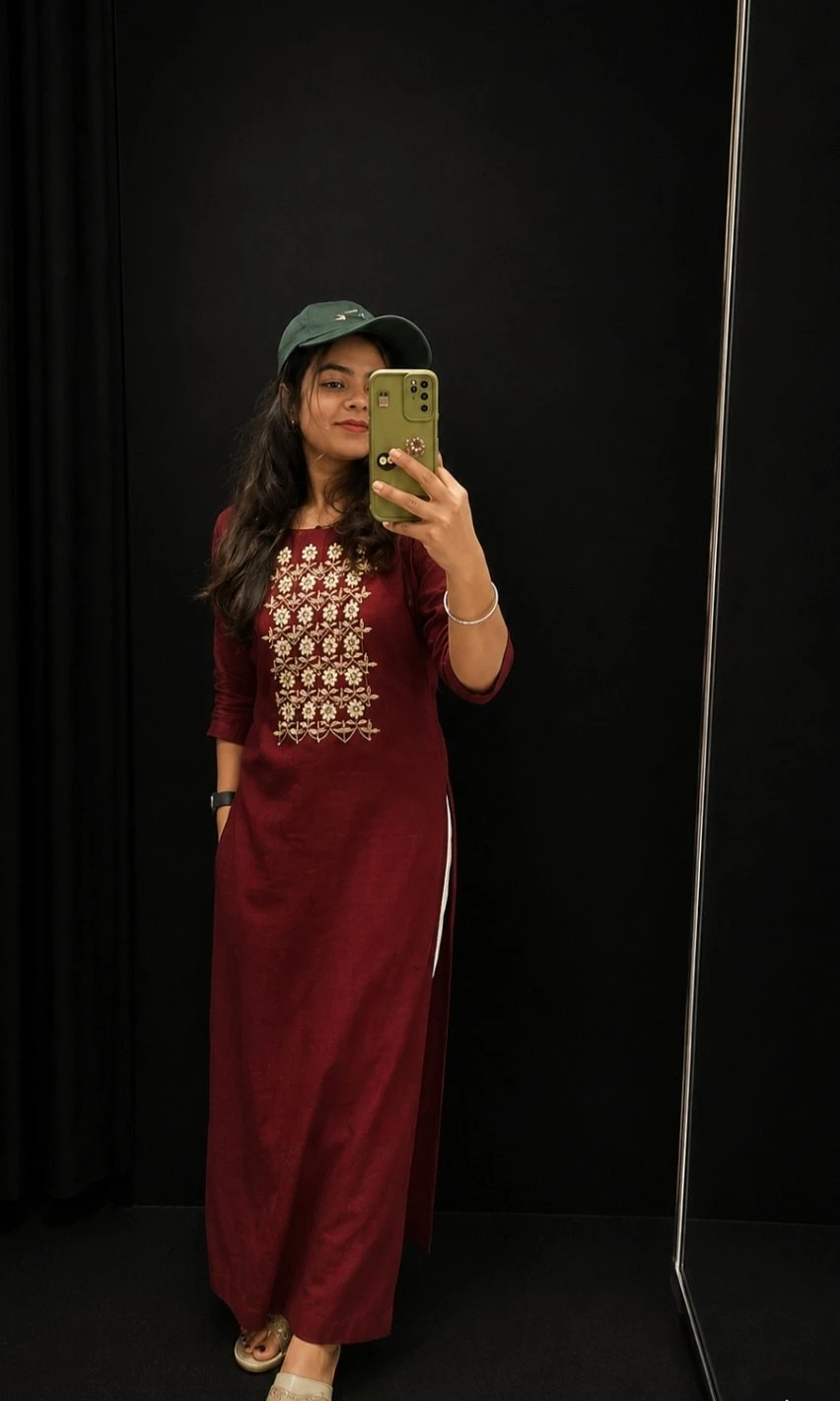 Shivani – Indian escort in Bangalore — 2 / 3