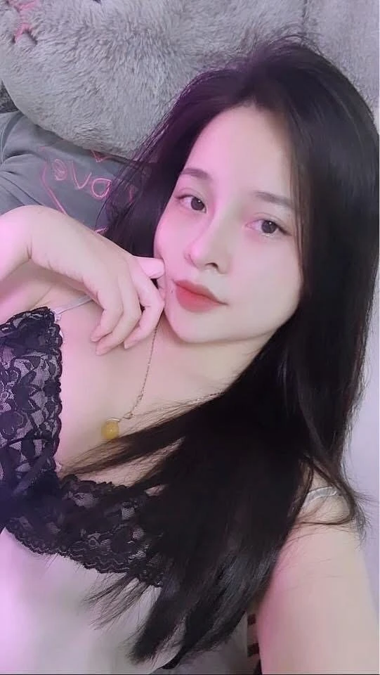 Miumiu – Vietnamese masseuse in Ahmedabad — 2 / 3