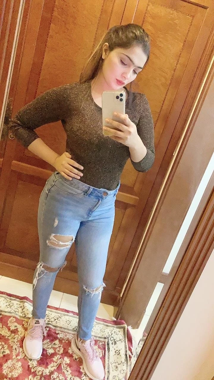 Karishma High Profile Independent Model – Indian escort in Chennai — 2 / 5