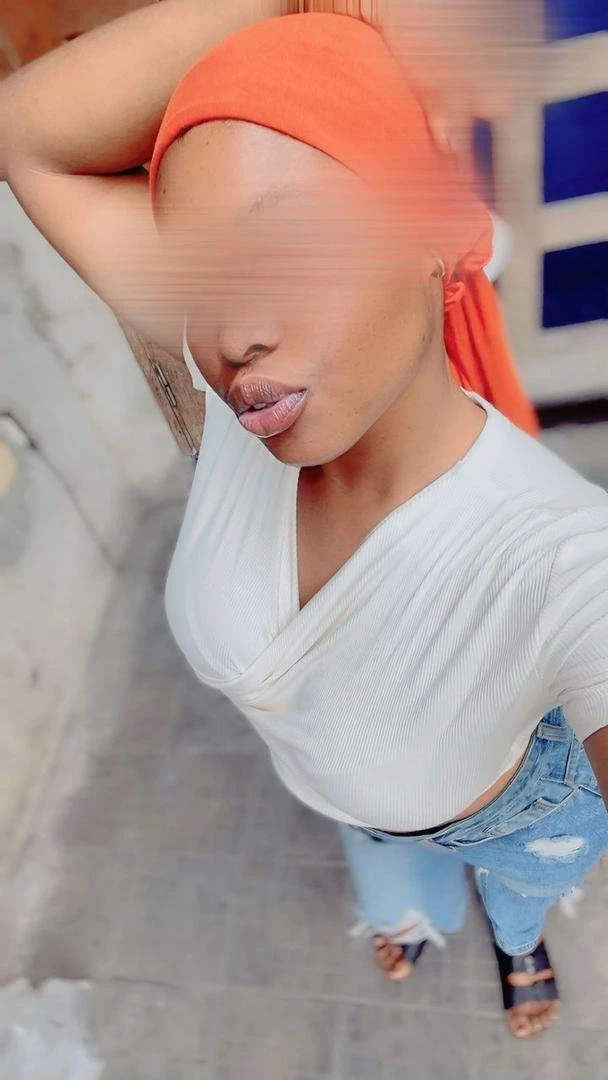 Jøna – Beninese escort in Cotonou — 3 / 5