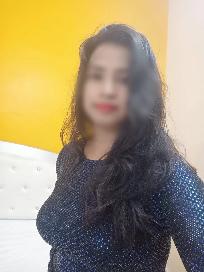 Rohini an independent model Hotel GFE ON – Indian escort in Ahmedabad — 3 / 8