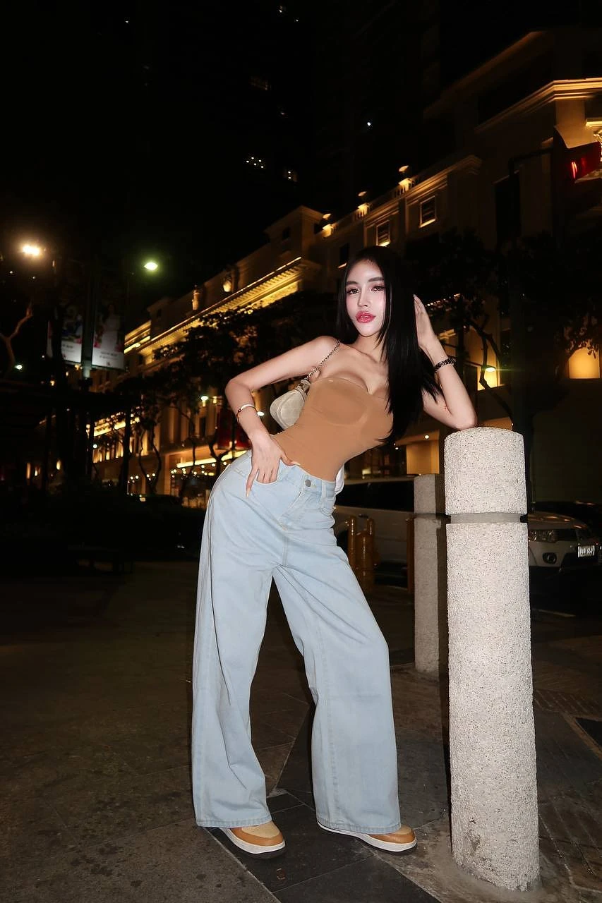 Sexy girl just arrive – Vietnamese escort in Hong Kong — 9 / 12