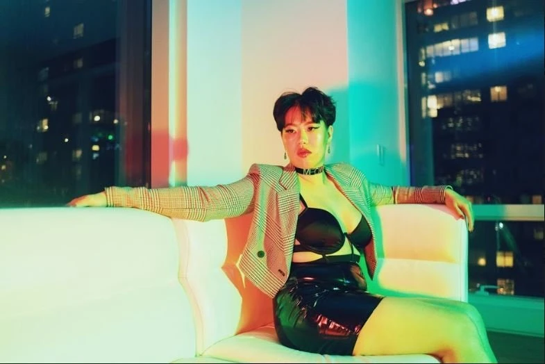 Josie Qu – Chinese escort in Hong Kong — 7 / 9