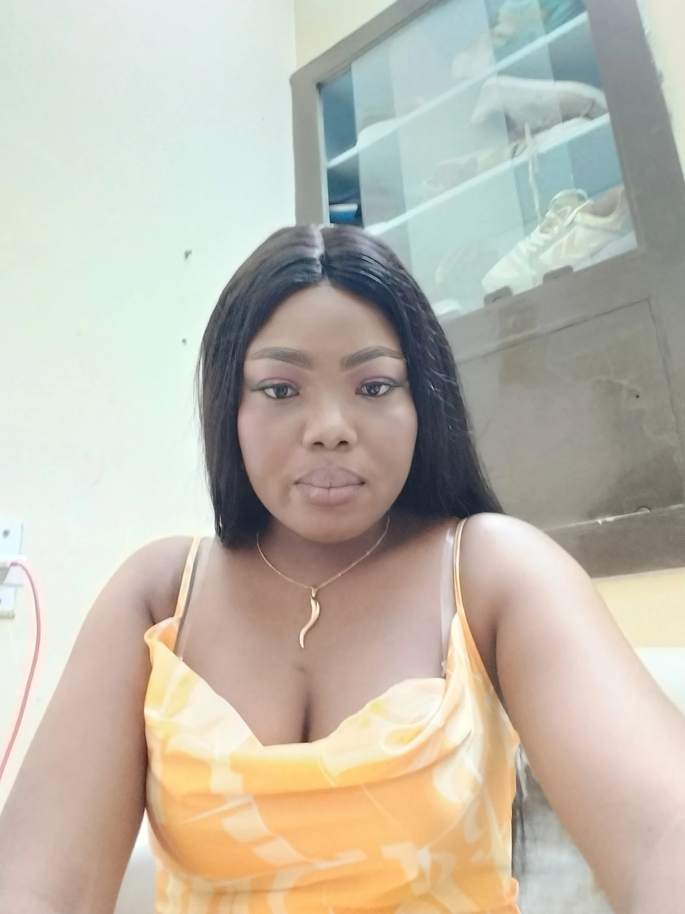 Sweet Berry – Ugandan escort in Bangalore — 4 / 5