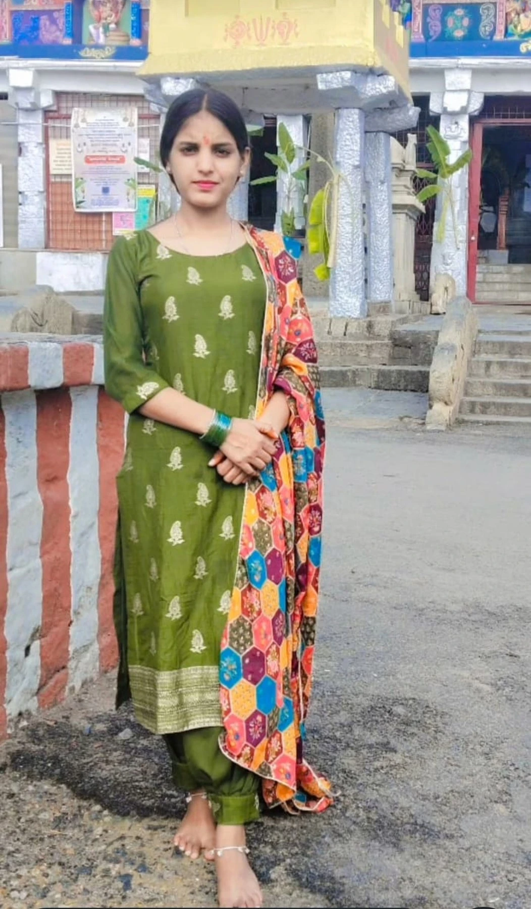 Kavya Cam & Real Meet Banglore – Indian escort in Bangalore — 3 / 5