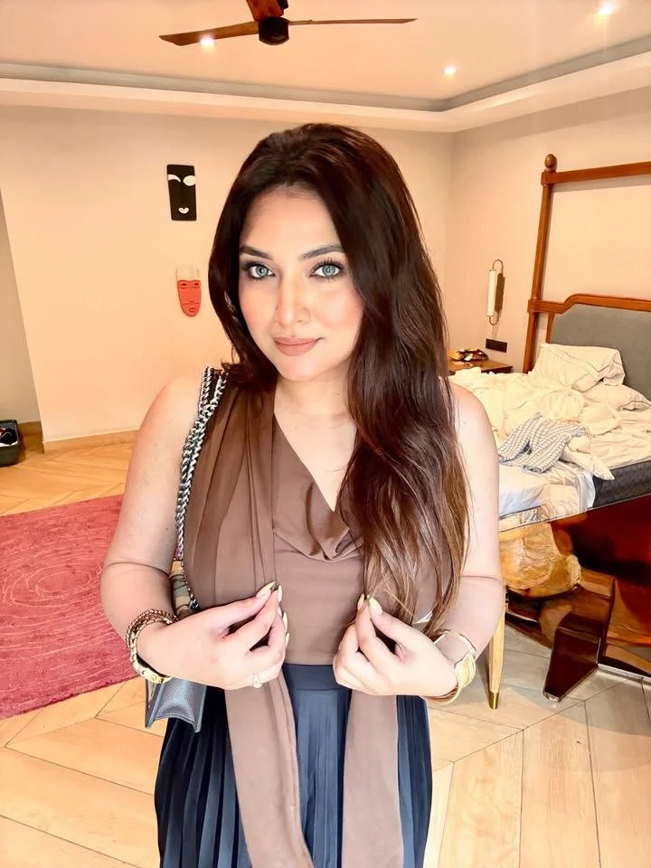Yogita Patel – Indian escort in Ahmedabad — 2 / 6