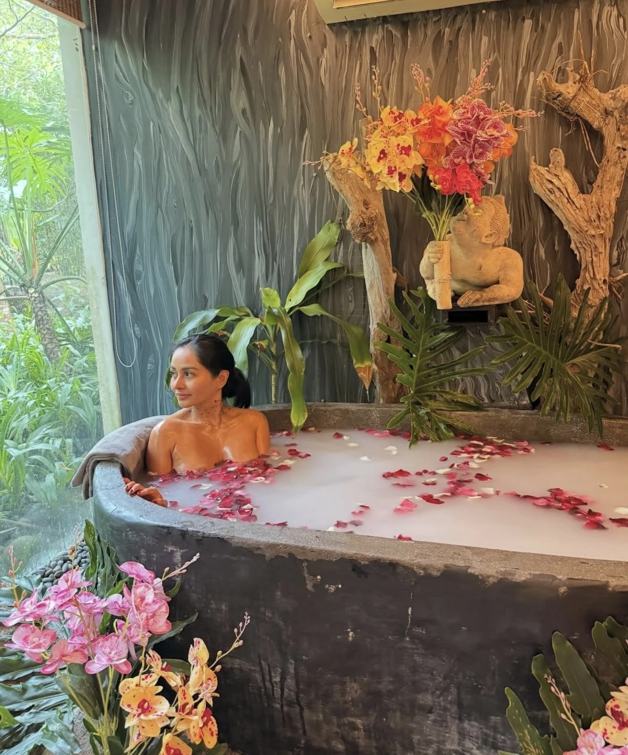 Daniela HotParty is Back – Colombian escort in Hong Kong — 8 / 11