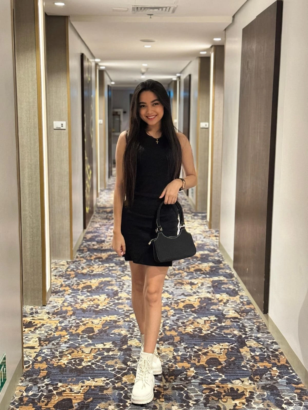 Sam – escort in Hong Kong — 2 / 8