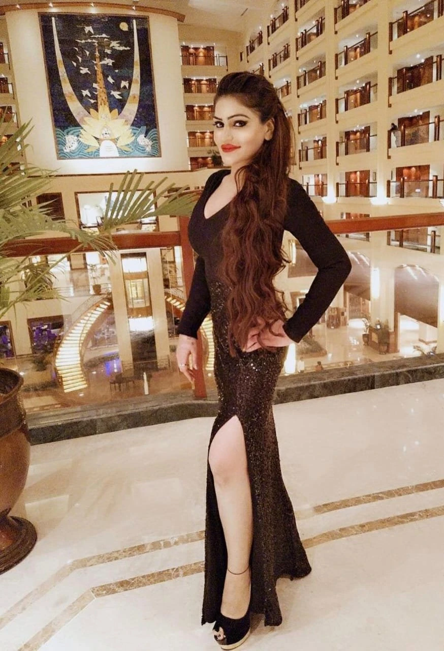 Actress Poonam – Indian escort in Hong Kong — 4 / 7