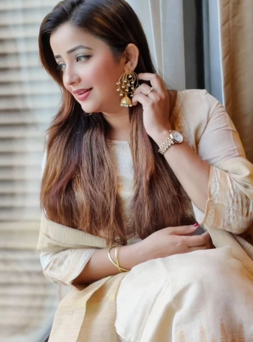 Sakshi – Indian escort in Bangalore — 2 / 5