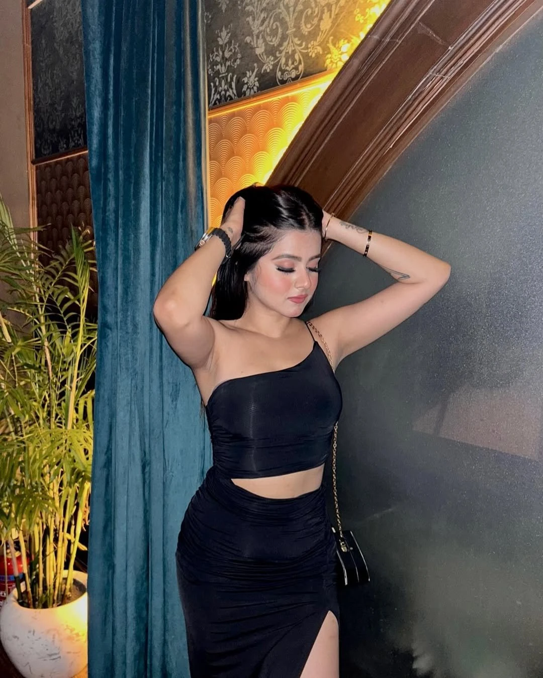 Sakshi in Gurgaon – Indian escort in Gurgaon — 3 / 5