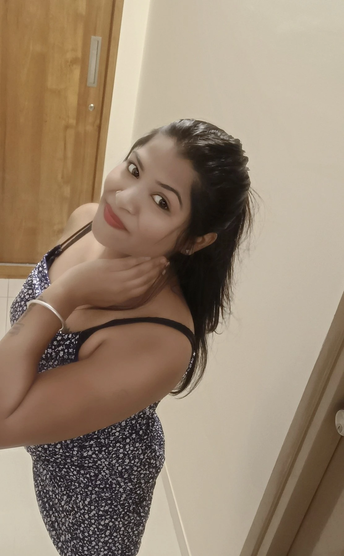 Nidhi Ahuja – Indian escort in Gurgaon — 9 / 10