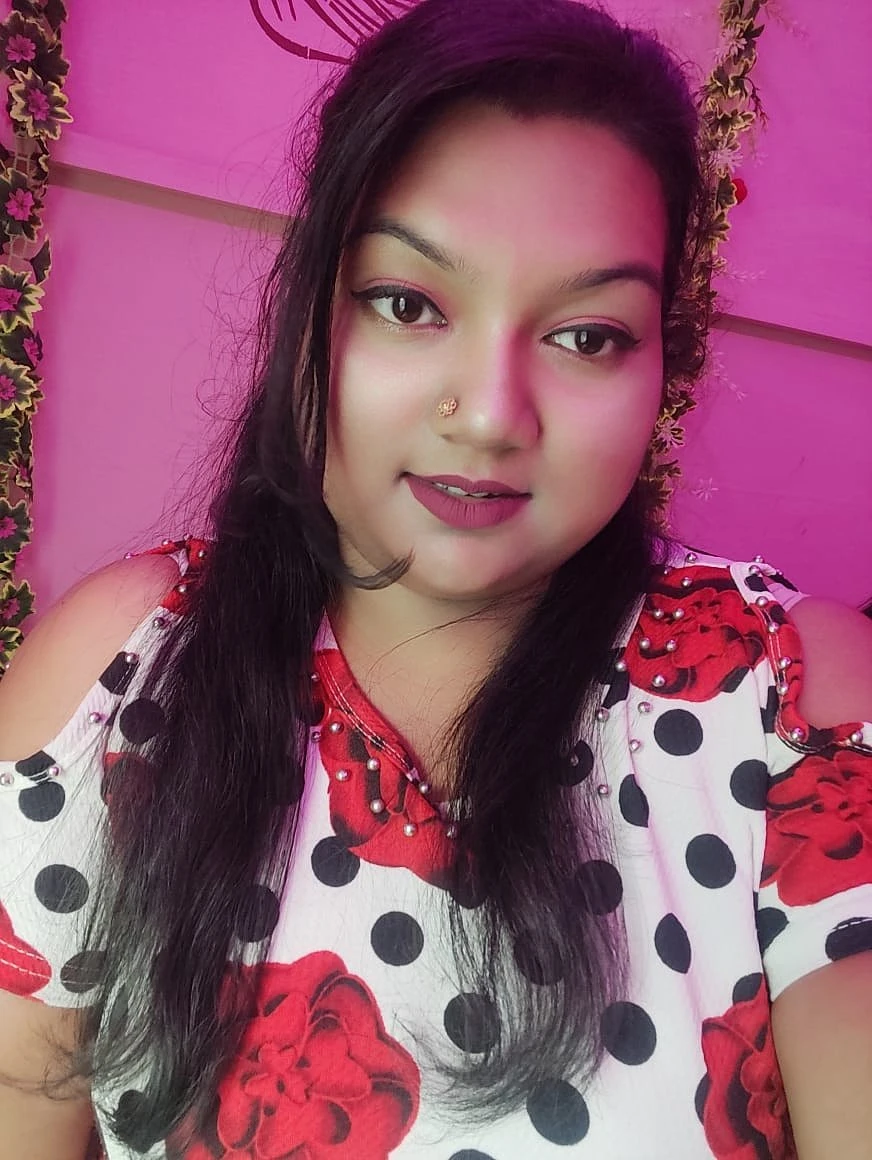 Riya Cam and Meet – Indian escort in Bangalore — 4 / 5