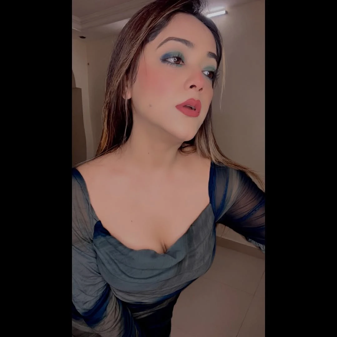 Priyaa – Indian escort in Ahmedabad — 2 / 3