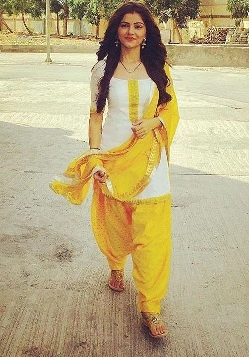 AMRITSAR PREET 𝟵𝟴𝟴𝟴𝟴𝟴𝟲𝟓𝟴𝟑 – Indian escort in Amritsar — 2 / 5