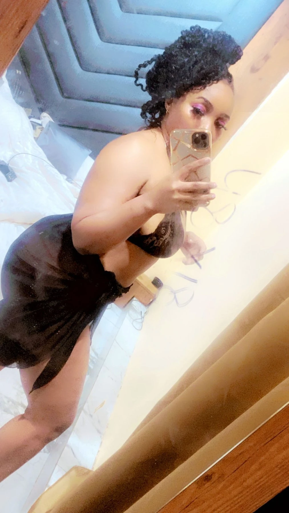 Divana – South African escort in Ahmedabad — 3 / 4