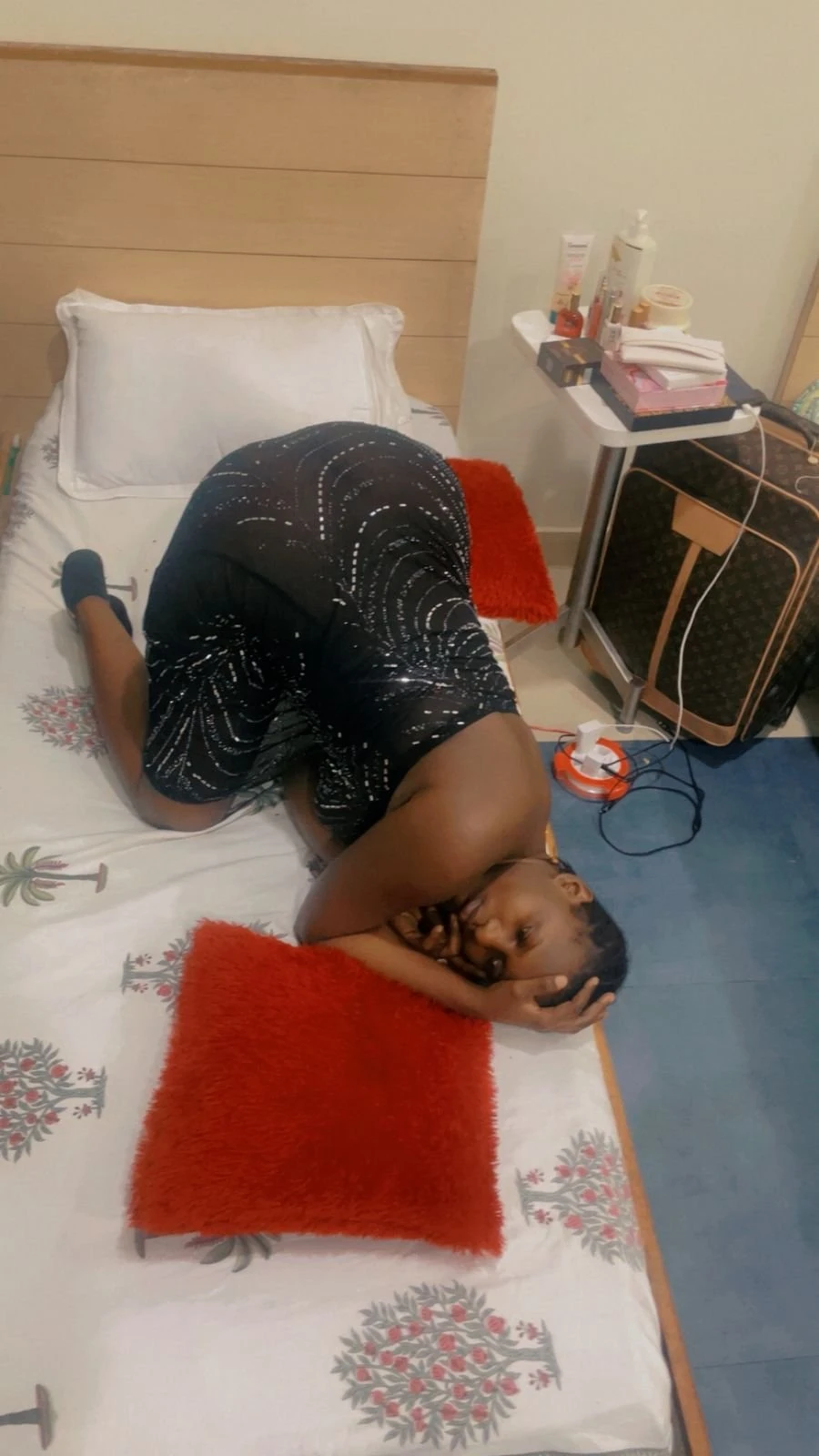 African Vidiosex Julie +91//990845//3751 – escort in Chennai — 4 / 5