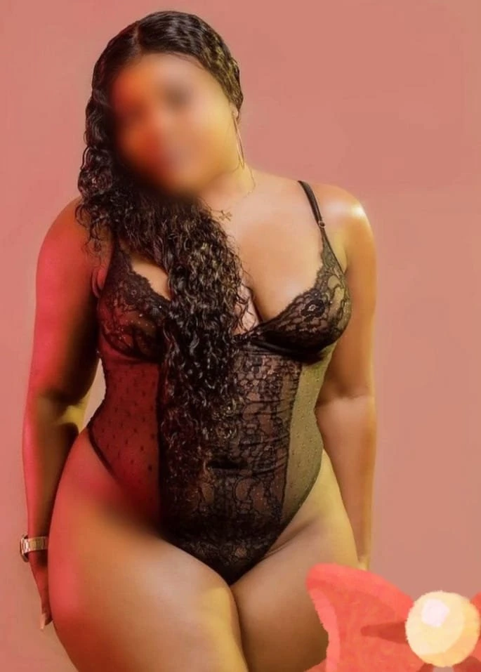 Fauzia – escort in Bangalore — 2 / 4