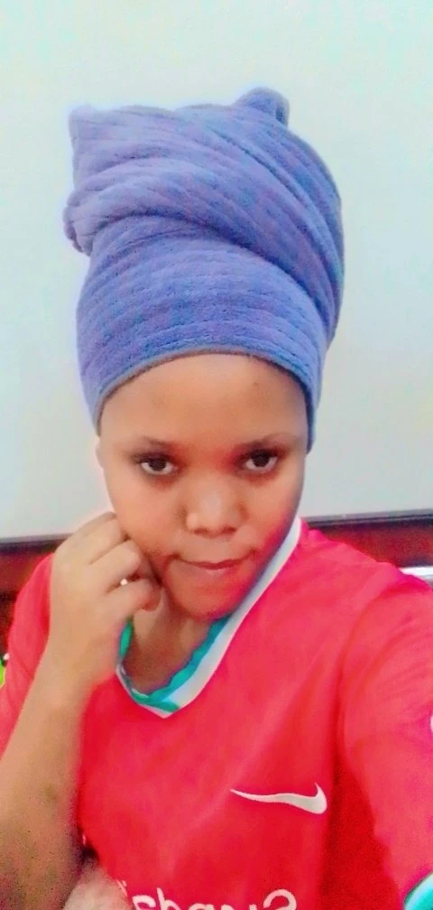 Liz – Kenyan adult performer in Chandigarh — 2 / 4
