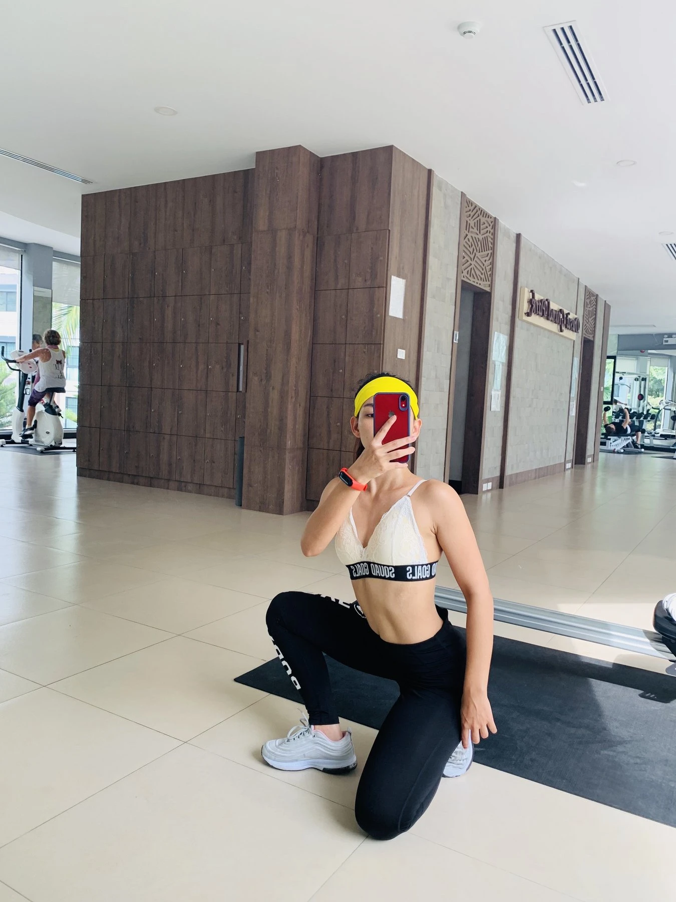 Alice PNP – Cambodian escort in Phnom Penh — 21 / 23