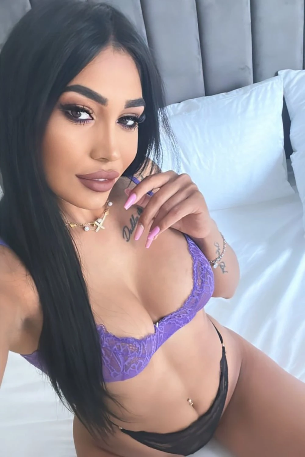 Isabelle – Romanian escort in Hong Kong — 5 / 11