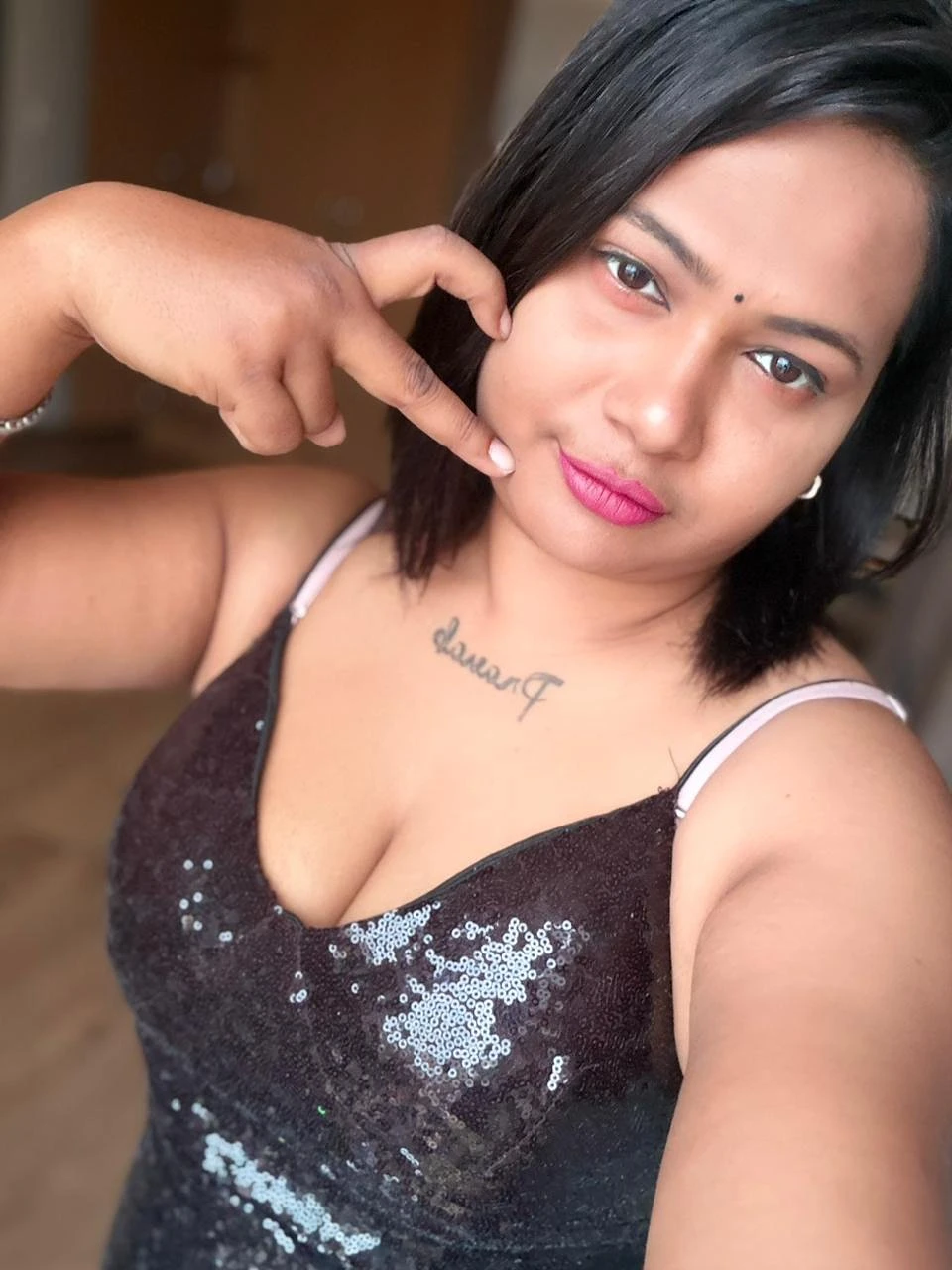 SHRUTIKA – Indian escort in Bangalore — 2 / 5