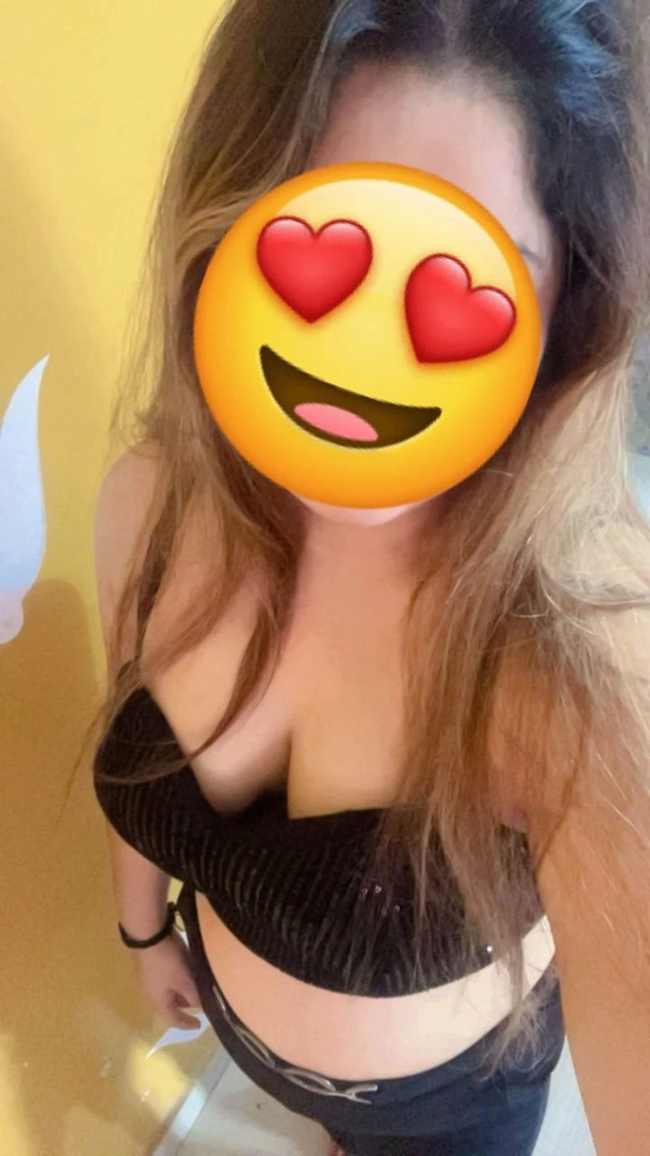 Priya Independent Girl – Indian escort in Gurgaon — 4 / 5