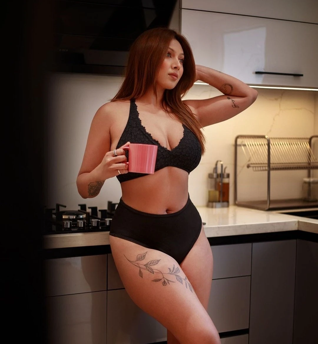 Independent Tiya Cam Show and Reel Meet – Indian escort in Chandigarh — 3 / 4
