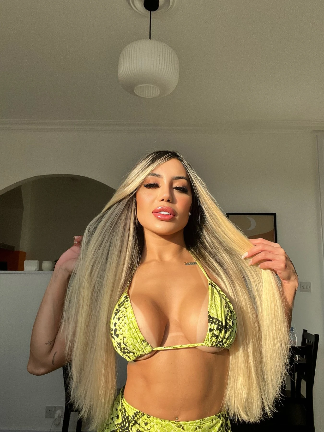 Bella – Brazilian escort in Hong Kong — 4 / 6
