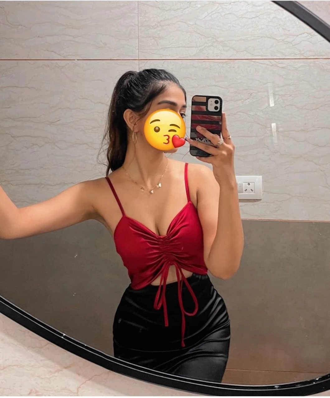 Riya web cam and meet – Indian escort in Chennai — 1 / 4