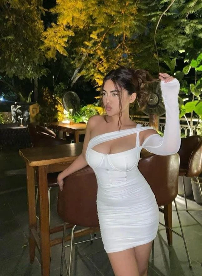 Himani Escort Service – Indian escort in Bangalore — 2 / 3