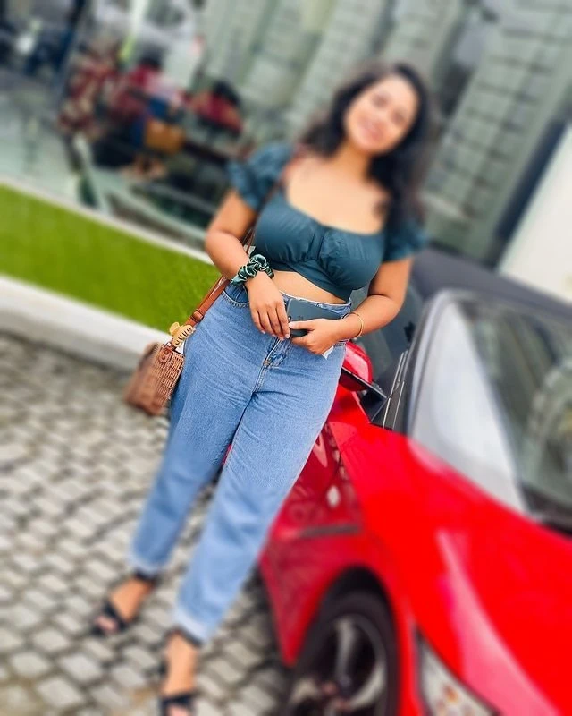 Saniya cam & real meet available – Indian escort in Ahmedabad — 2 / 5