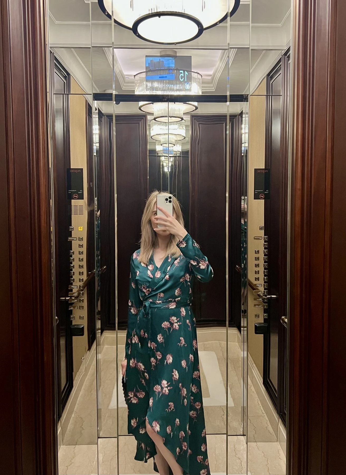 Cara Greene – escort in Hong Kong — 11 / 22